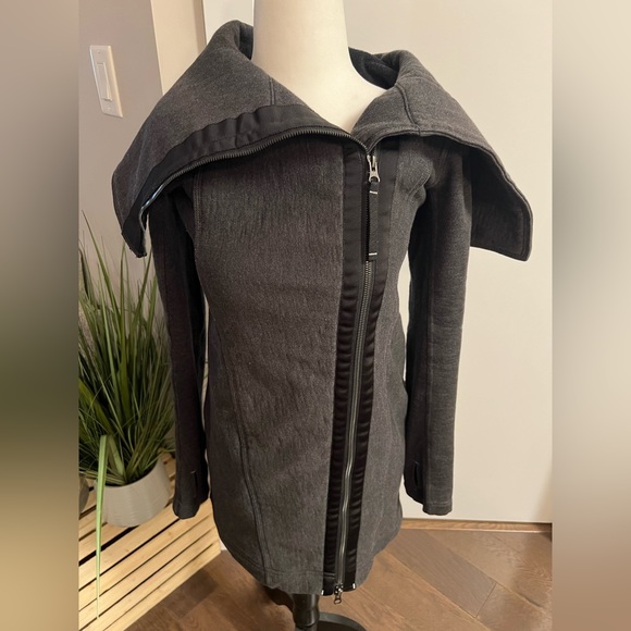 Lululemon Virasana Blanket Wrap Jacket - Picture 3 of 16